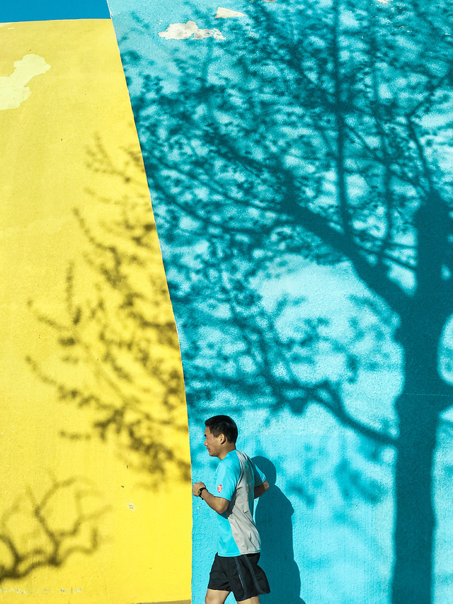 people-blue-green-nature-child picture material