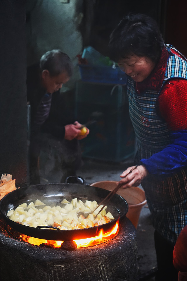 people-flame-adult-food-one 图片素材