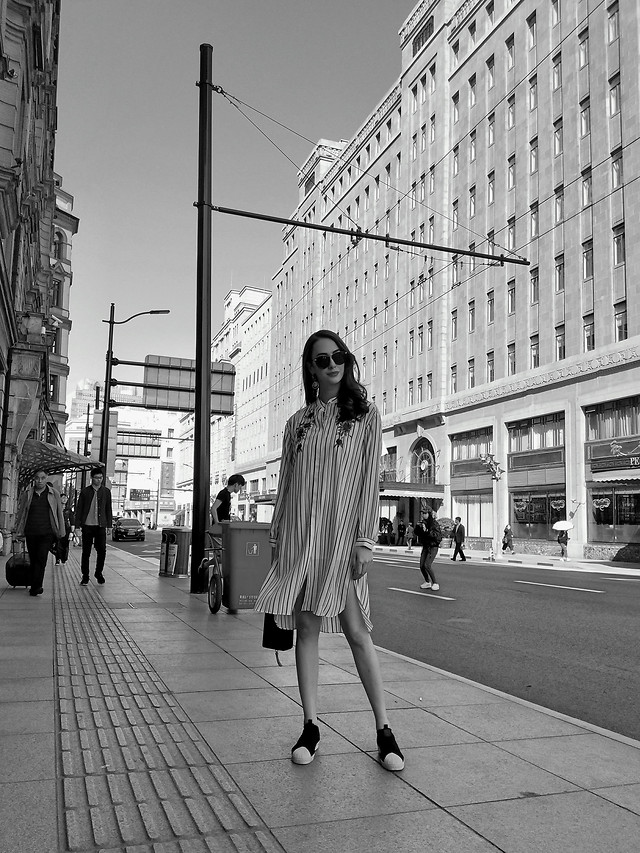 street-city-people-urban-area-white picture material